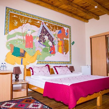בוקורו Hovli Poyon Hotel מראה חיצוני תמונה