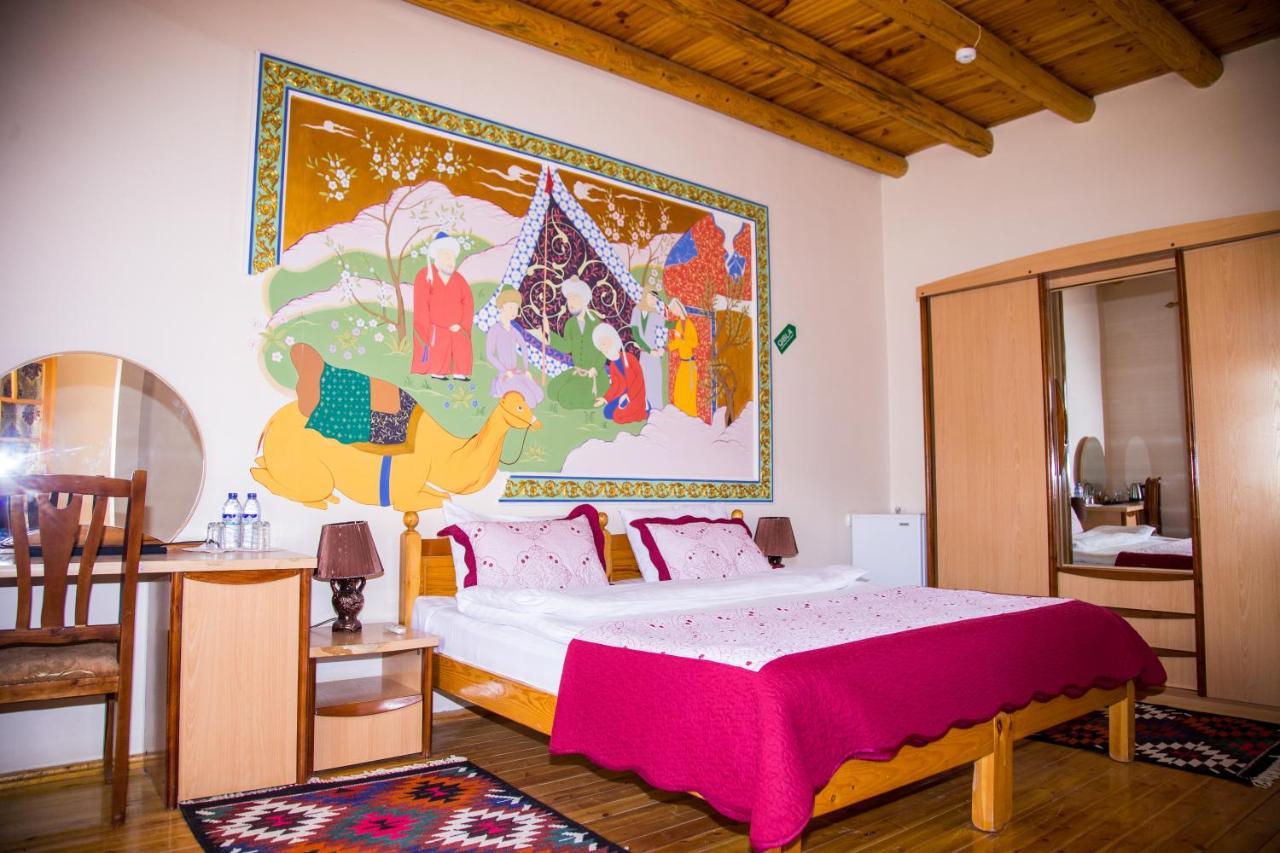 בוקורו Hovli Poyon Hotel מראה חיצוני תמונה
