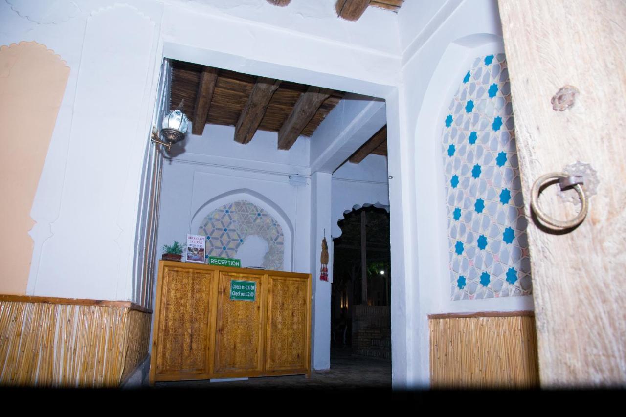 בוקורו Hovli Poyon Hotel מראה חיצוני תמונה