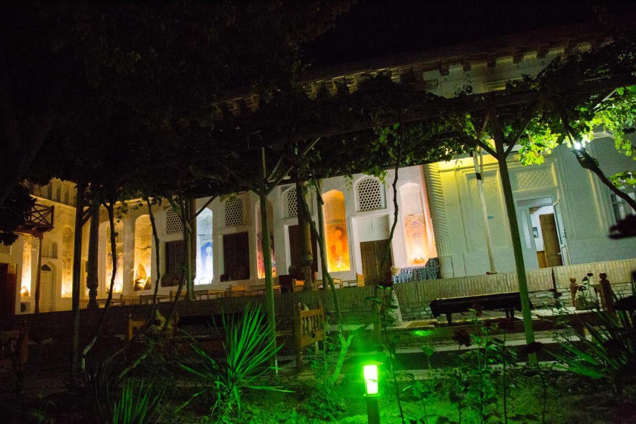 בוקורו Hovli Poyon Hotel מראה חיצוני תמונה