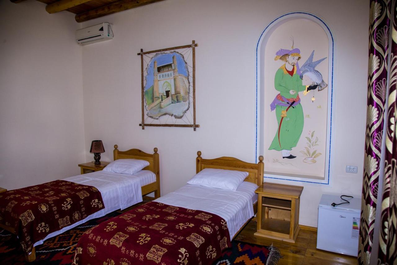 בוקורו Hovli Poyon Hotel מראה חיצוני תמונה