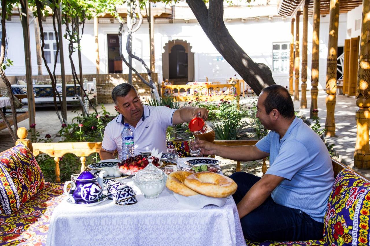 בוקורו Hovli Poyon Hotel מראה חיצוני תמונה