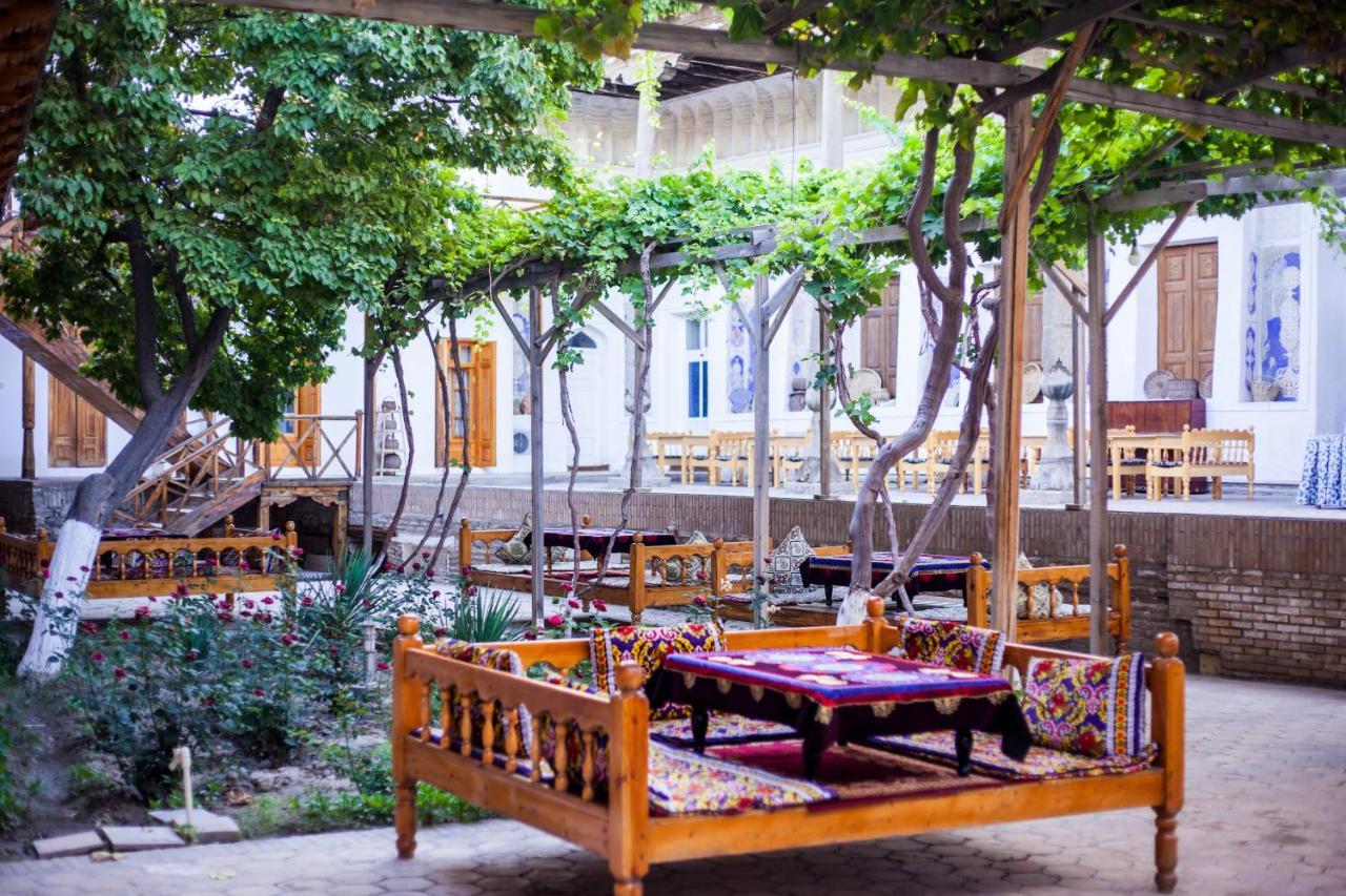 בוקורו Hovli Poyon Hotel מראה חיצוני תמונה