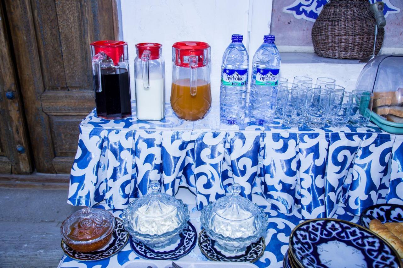 בוקורו Hovli Poyon Hotel מראה חיצוני תמונה