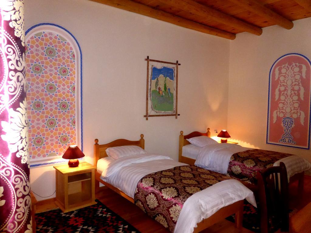 בוקורו Hovli Poyon Hotel מראה חיצוני תמונה