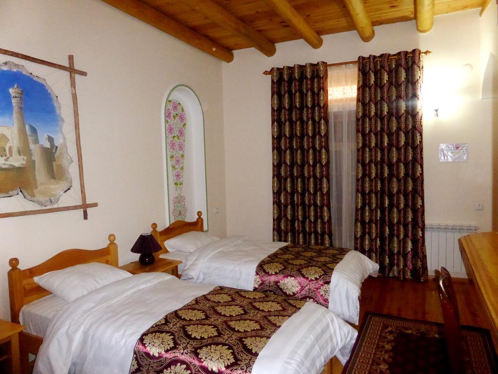 בוקורו Hovli Poyon Hotel מראה חיצוני תמונה