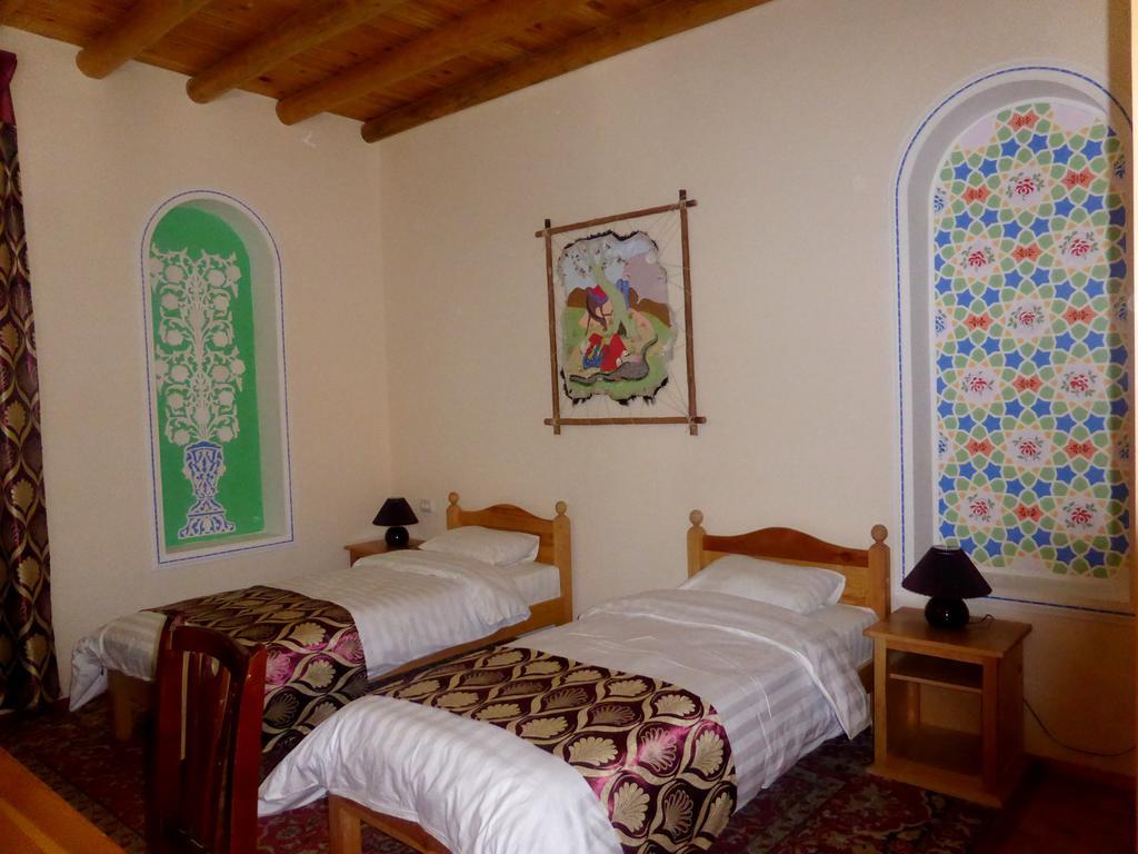 בוקורו Hovli Poyon Hotel מראה חיצוני תמונה