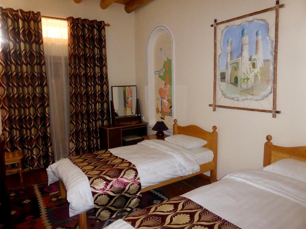 בוקורו Hovli Poyon Hotel מראה חיצוני תמונה