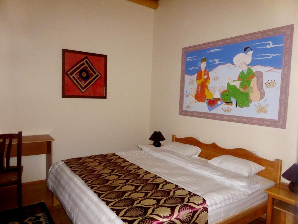 בוקורו Hovli Poyon Hotel מראה חיצוני תמונה