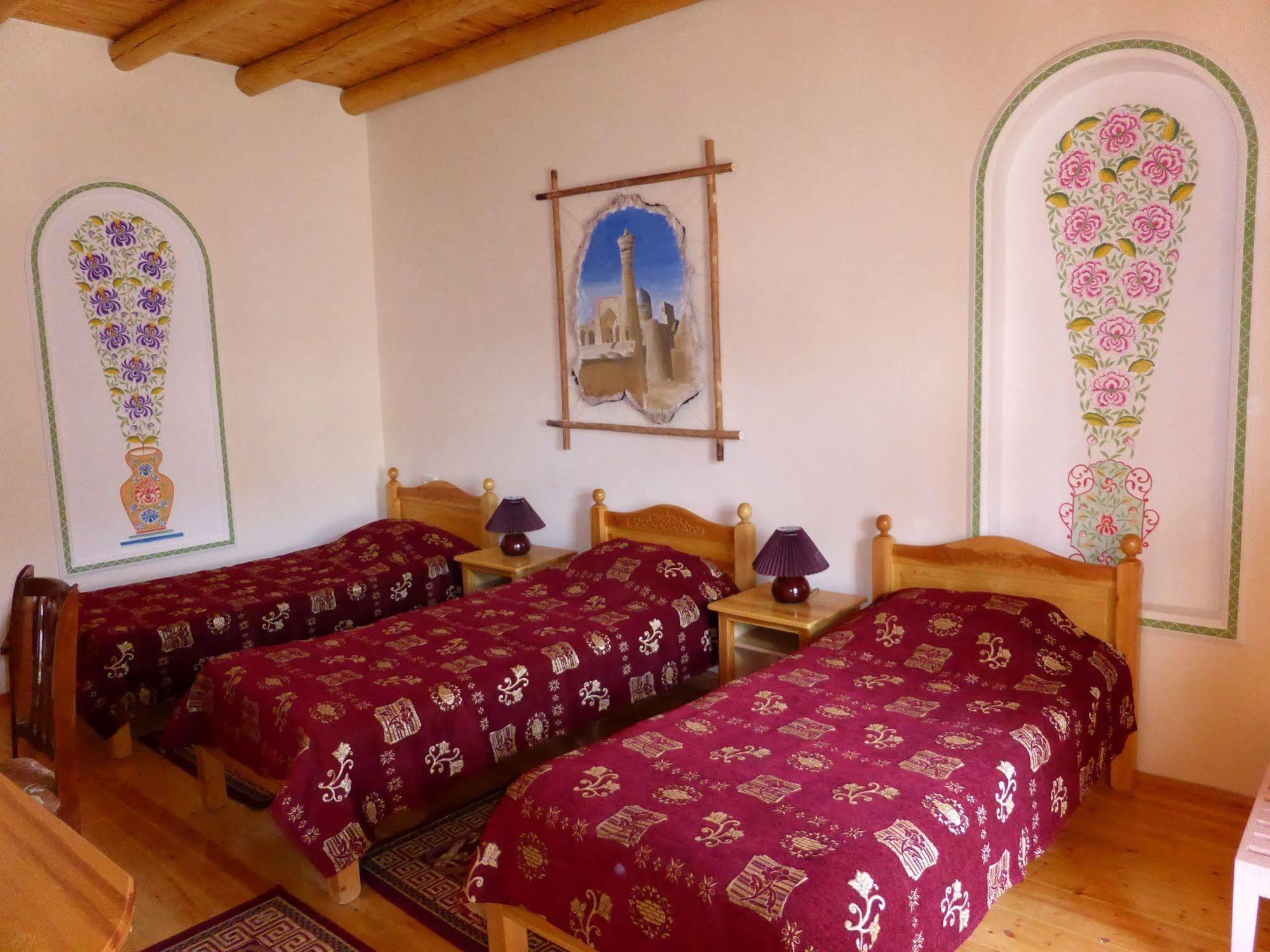 בוקורו Hovli Poyon Hotel מראה חיצוני תמונה