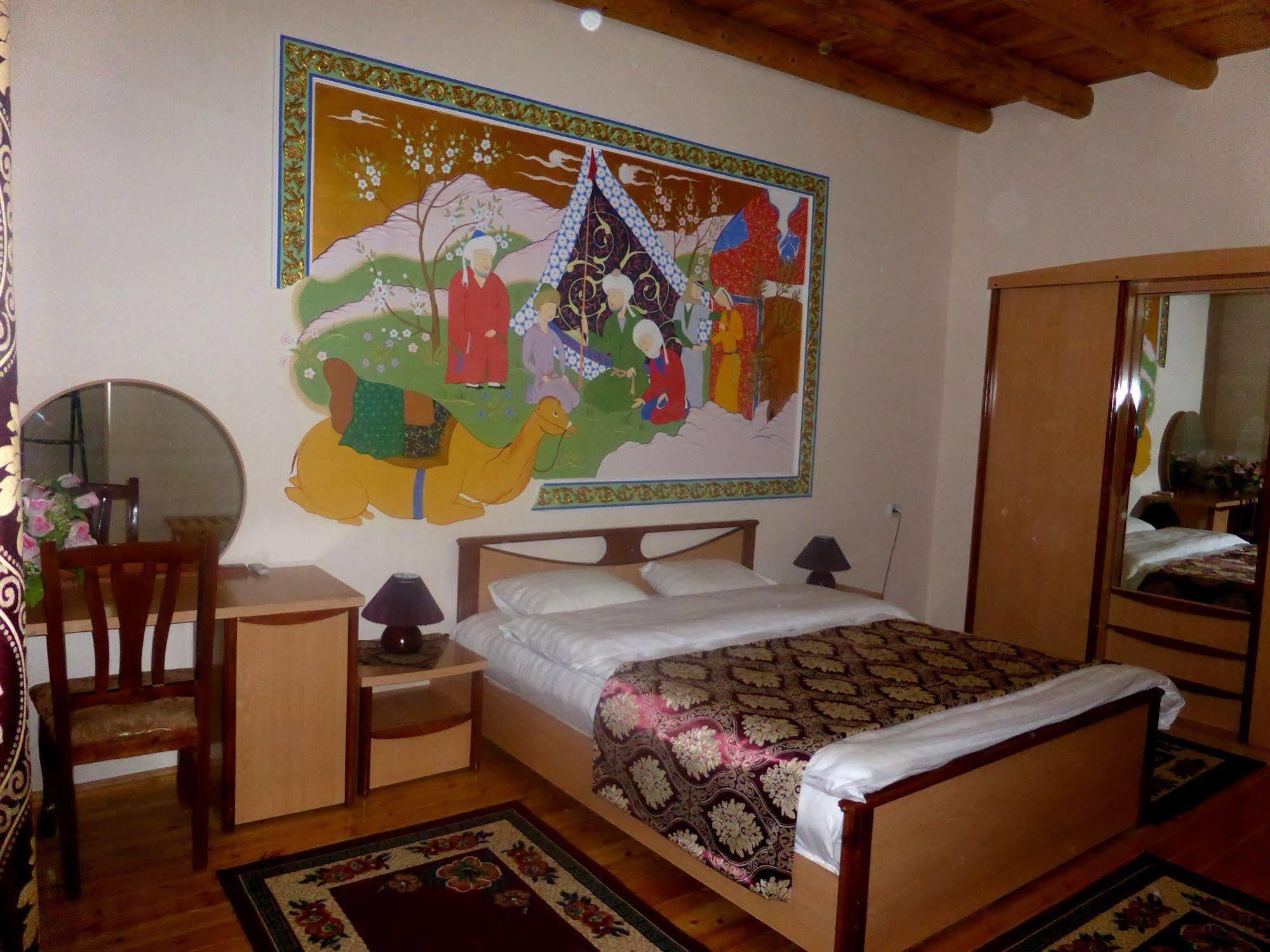 בוקורו Hovli Poyon Hotel מראה חיצוני תמונה